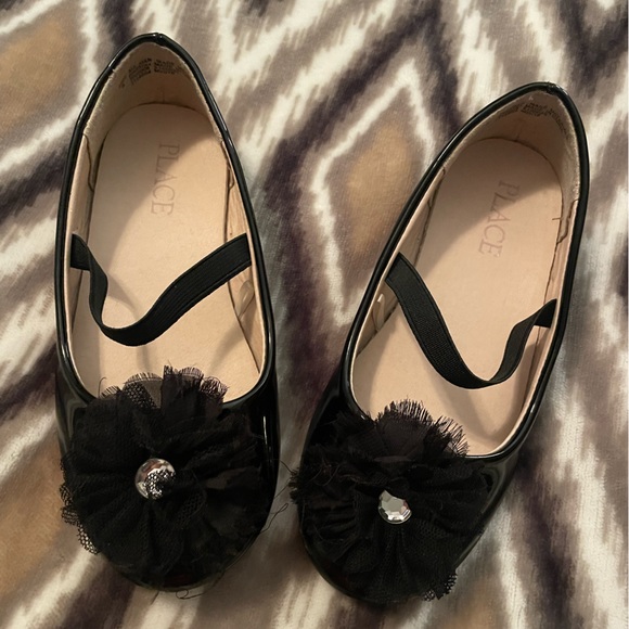 Children’s Place Black Patent Leather Flat w/elastic across top & tulle bow-Sz 9 - Picture 3 of 6